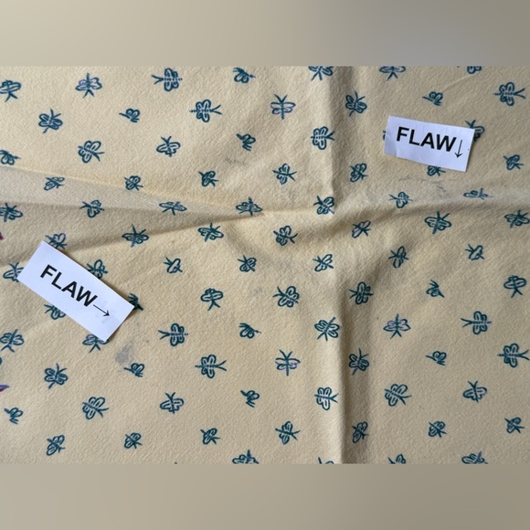 WILLIAMS SONOMA 70” Round TABLECLOTH PROVENCE BUMBLE BEE & (9) Matching Napkins - Picture 3 of 7